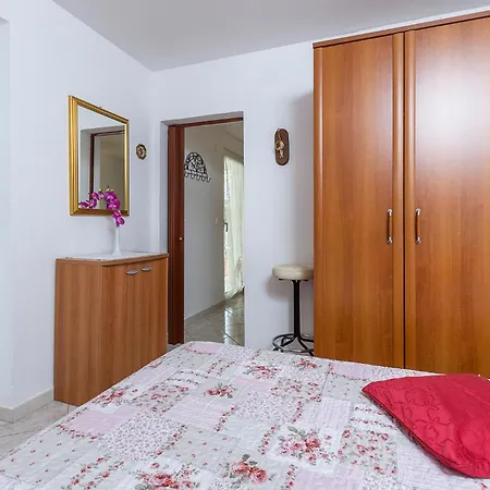 Appartement Lovely In With Wifi Barbariga