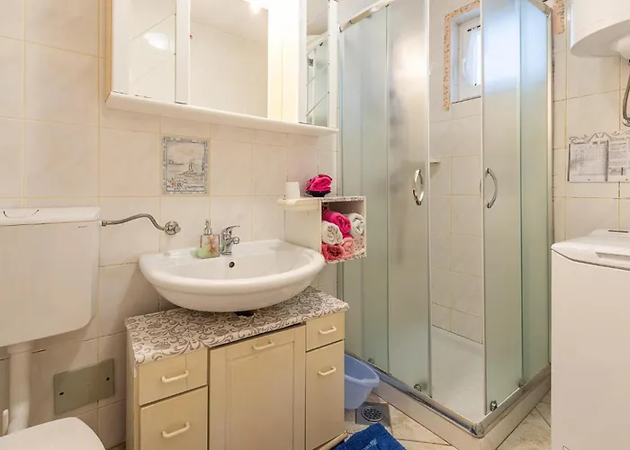 Appartement Lovely In With Wifi