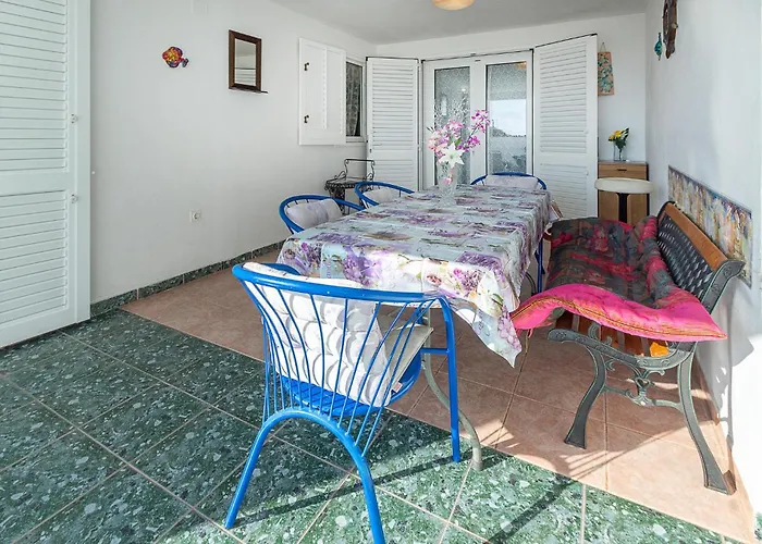 Appartement Lovely In With Wifi